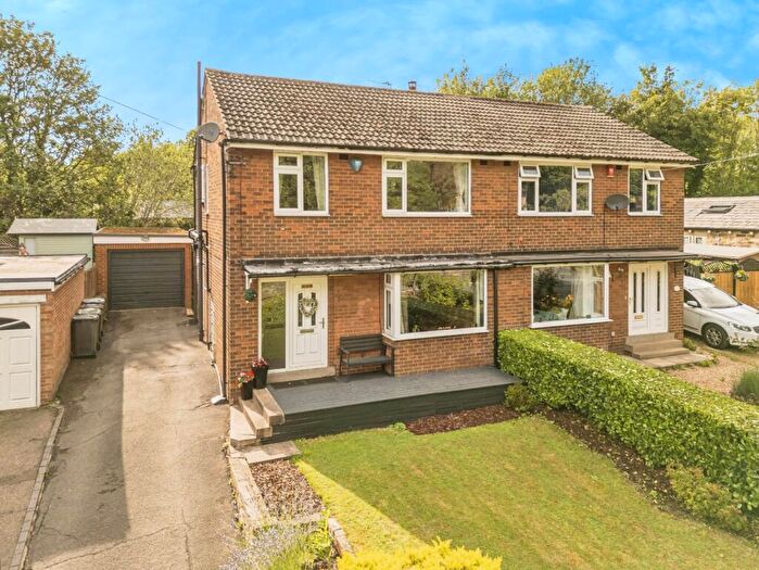 3 Bedroom Semi-Detached House For Sale In Spen Lane, Cleckheaton, BD19