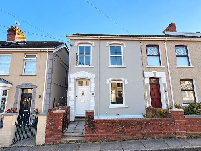 3 Bedroom Terraced House For Sale In Bryngwyn Road, Llanelli, SA14
