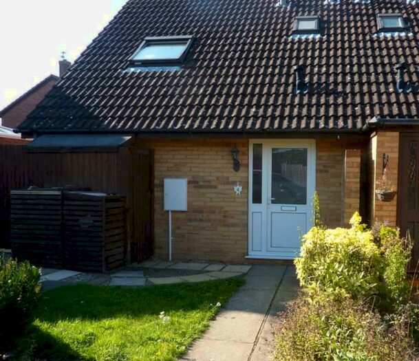 1 Bedroom Semi-Detached House To Rent In Deerfield Close, The Badgers, Buckingham, Buckinghamshire, MK18