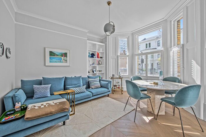 1 Bedroom Flat For Sale In Ladbroke Road, Notting Hill, W11