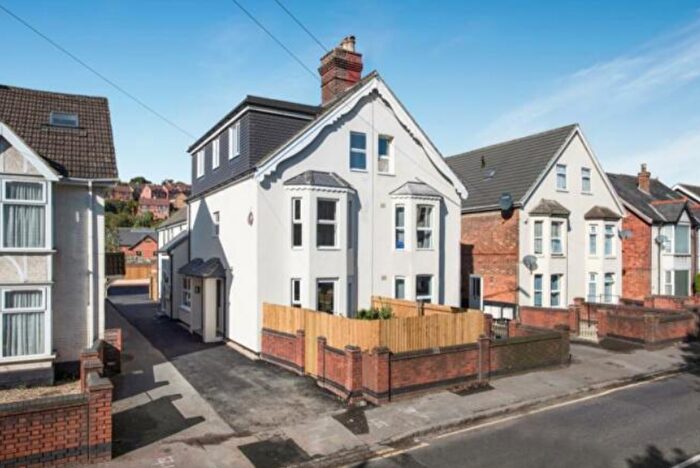 1 Bedroom Flat To Rent In Hughenden Road, High Wycombe, HP13