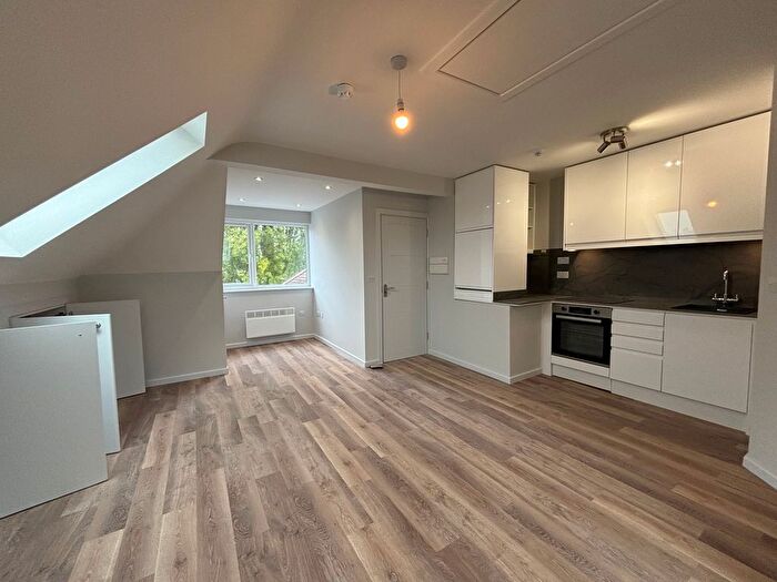 Studio To Rent In Harborne Lane, Birmingham, B17