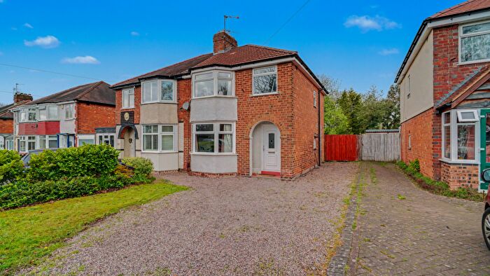 3 Bedroom Semi Detached House For Sale In Cranmore Boulevard, Shirley, Solihull, B90