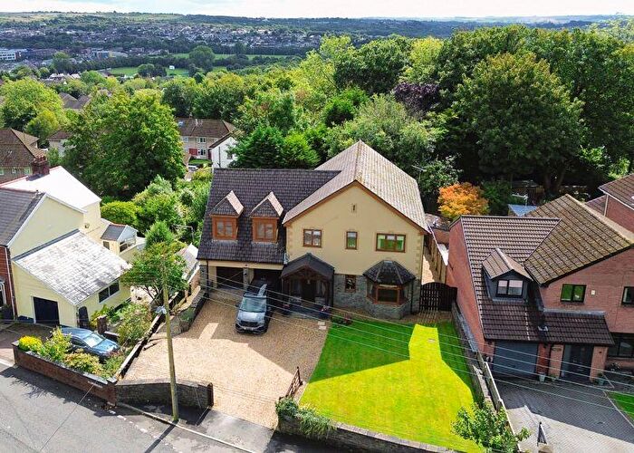 4 Bedroom Detached House For Sale In Brynderwen House Derllwyn Road Tondu, CF32
