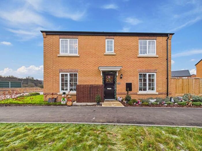 3 Bedroom Detached House For Sale In Princes Drive, Pontefract, WF8