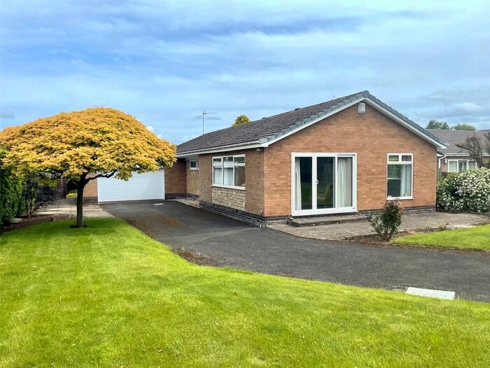 3 Bedroom Bungalow For Sale In Pembroke Drive, Darras Hall, Newcastle Upon Tyne, NE20