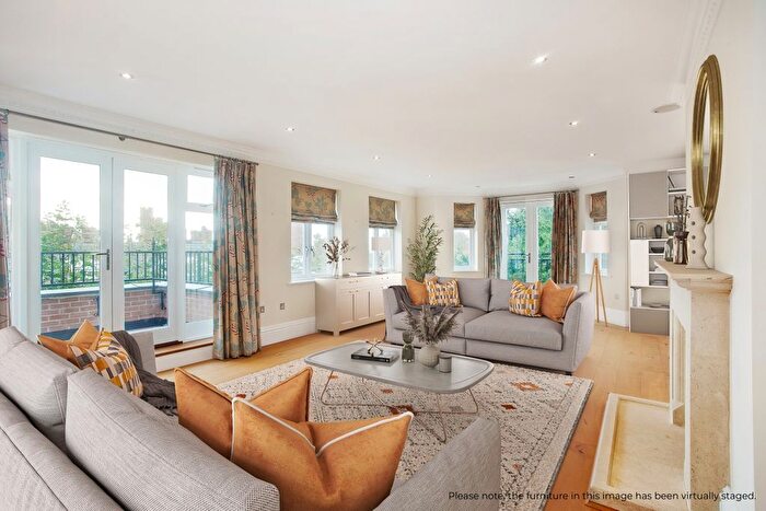 3 Bedroom Flat To Rent In Penshurst Road, Penshurst, Tonbridge, TN11