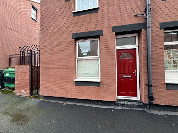 1 Bedroom Terraced House To Rent In Recreation View, Leeds, West Yorkshire, LS11