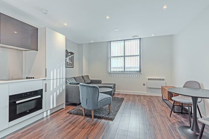 1 Bedroom Apartment To Rent In New Eton House, Bath Road, SL1