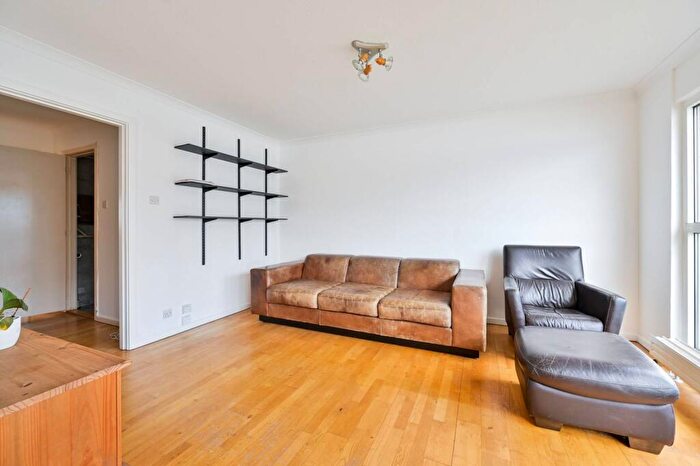 2 Bedroom Flat To Rent In Rotherhithe Street, Canada Water, London, SE16