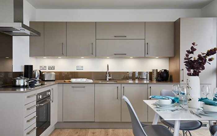 1 Bedroom Flat To Rent In Exhibition House, Chrisp Street, E14