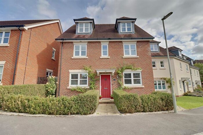 4 Bedroom Detached House For Sale In Boundary Walk, Knowle, PO17