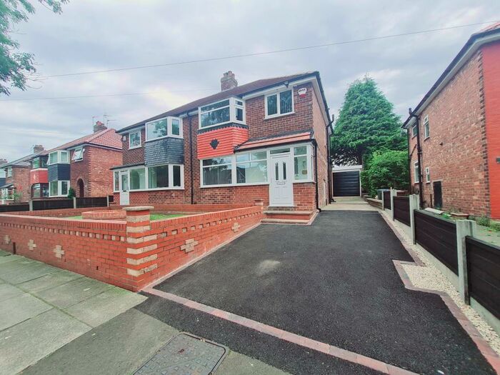 3 Bedroom Semi-Detached House To Rent In Hazel Road, Whitefield, Manchester, M45