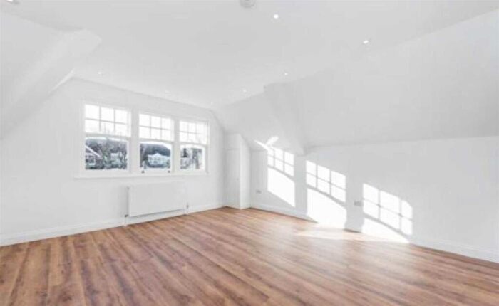 2 Bedroom Flat To Rent In Queens Avenue Muswell Hill, N10