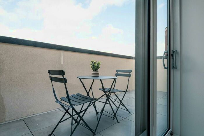 3 Bedroom House To Rent In Hooper Street, Birmingham, B18