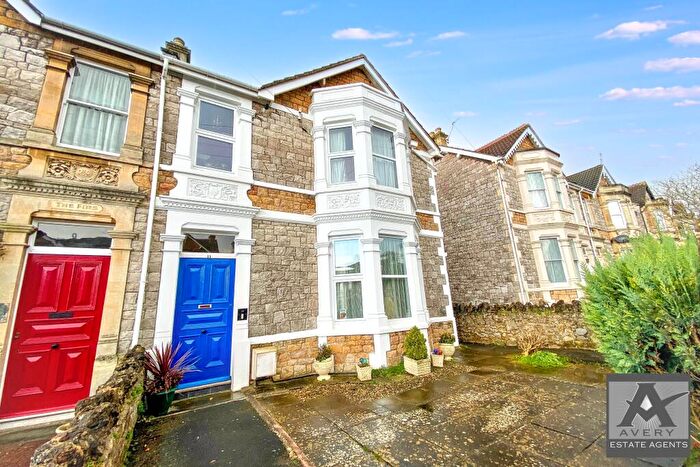 2 Bedroom Flat To Rent In Ashcombe Gardens, BS23