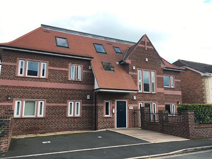 2 Bedroom Flat To Rent In Alderley Lodge, Cheadle, SK8