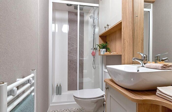 2 Bedroom Lodge For Sale In Gallanach Road, Oban, PA34