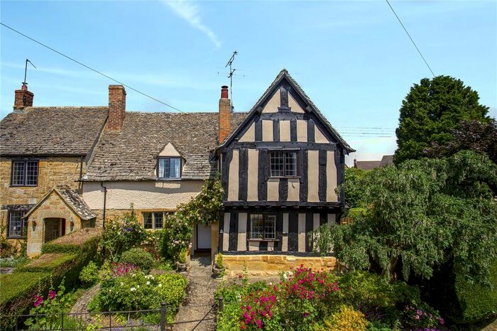 3 Bedroom Semi-Detached House For Sale In New Street, Childswickham, Broadway, Worcestershire, WR12