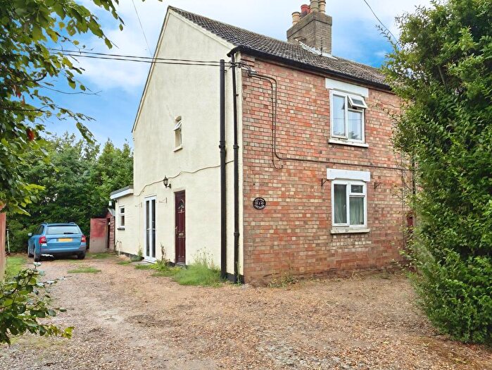 3 Bedroom Semi-Detached House For Sale In Sutton Road, Tydd, Wisbech, PE13