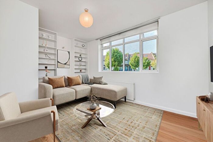 1 Bedroom Maisonette For Sale In Seely Road, Tooting, SW17