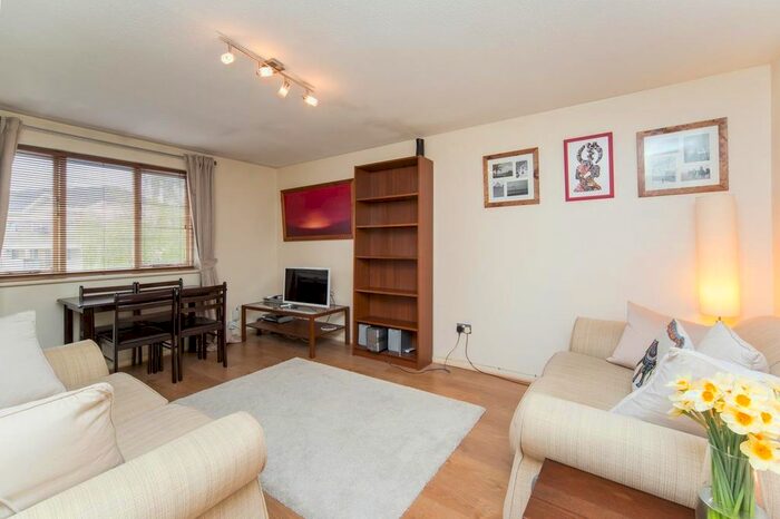 1 Bedroom Flat To Rent In Athlone Court, Walthamstow, E17