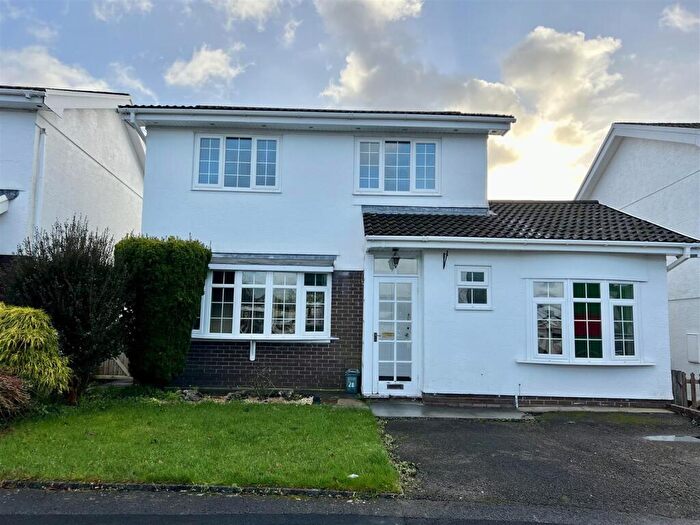 3 Bedroom Detached House For Sale In Llwyn Y Bryn, Ammanford, SA18