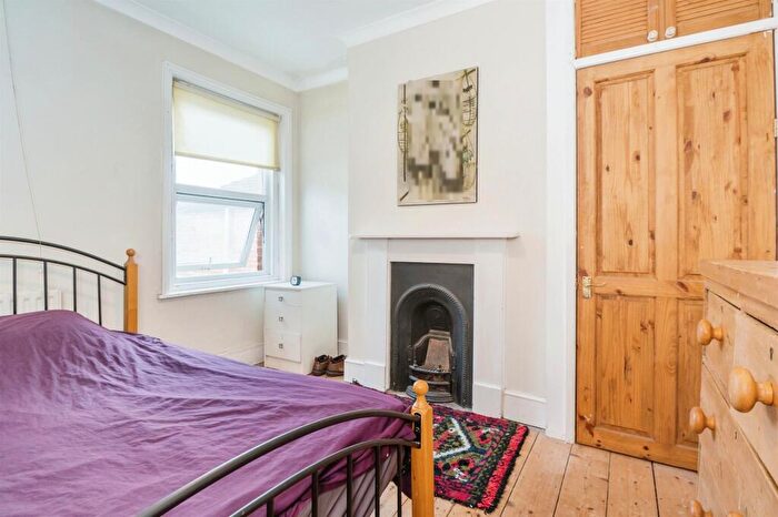 3 Bedroom Terraced House For Sale In Broadlands Road, Southampton, SO17