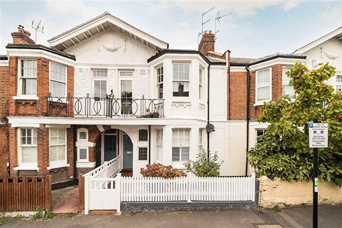 2 Bedroom Maisonette For Sale In Dumbarton Road, Brixton Hill, SW2