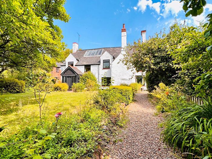 6 Bedroom Detached House To Rent In Fitzhead, Taunton, TA4