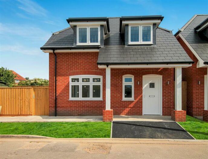 2 Bedroom Detached House To Rent In Tuckers Lane, Hamworthy, BH15