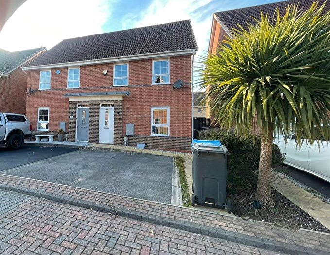 3 Bedroom Semi-Detached House To Rent In Providence Crescent, Hull, HU4