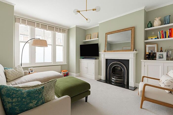 2 Bedroom Flat For Sale In Waldron Road, Earlsfield, London, SW18