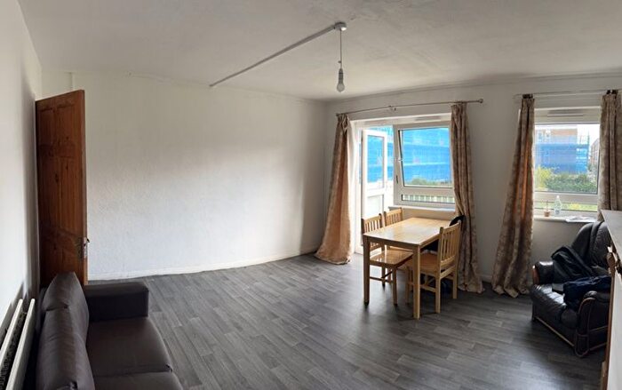 3 Bedroom Flat To Rent In Clem Attlee Court, London, SW6