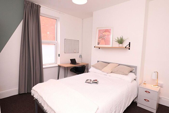 5 Bedroom House To Rent In Thesiger Street, LN5