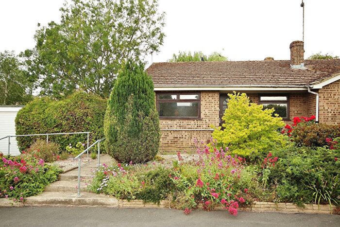 2 Bedroom Semi-Detached Bungalow For Sale In Quarry Road, Witney, OX28