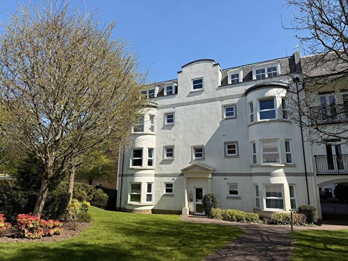 2 Bedroom Flat To Rent In Exchange Mews, Culverden Park Road, Tunbridge Wells, TN4
