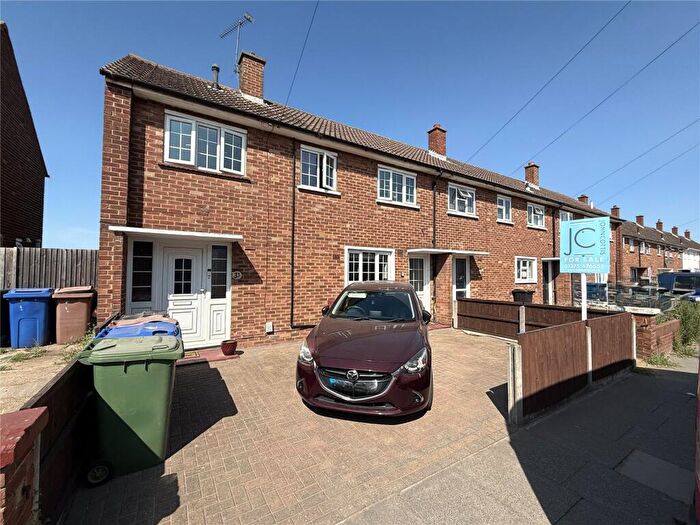 3 Bedroom End Of Terrace House For Sale In Fairway, Stifford Clays, Essex, RM16