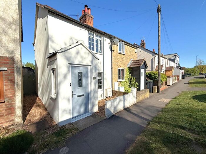 2 Bedroom Terraced House For Sale In Hitchin Road, Shefford, SG17