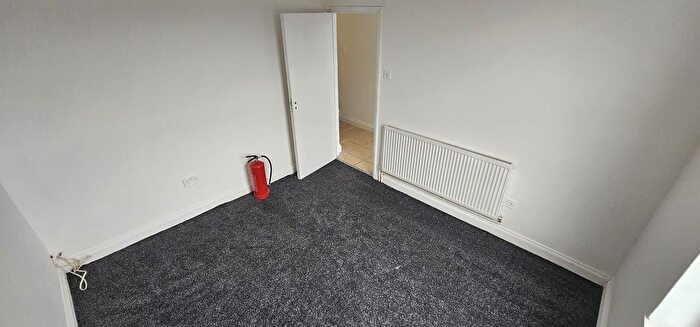 2 Bedroom Maisonette To Rent In Park Road, Ilford, IG1
