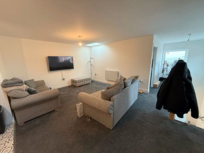 2 Bedroom Flat To Rent In Church Street, Ripley, DE5