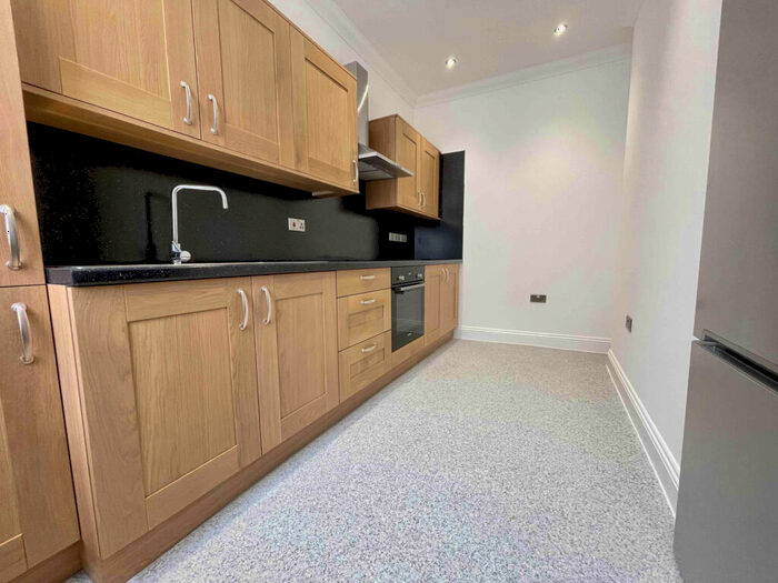 3 Bedroom Flat To Rent In Tower Hamlets Road, E7