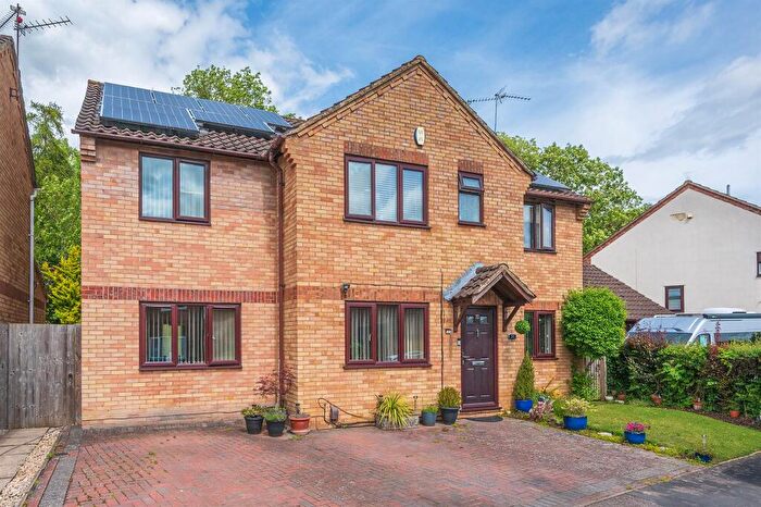 5 Bedroom Detached House For Sale In Larkwood Close, Kettering, NN16