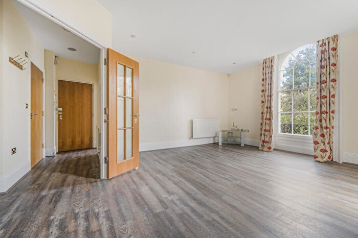 2 Bedroom Apartment To Rent In Kings Road, Reading, Berkshire, RG1