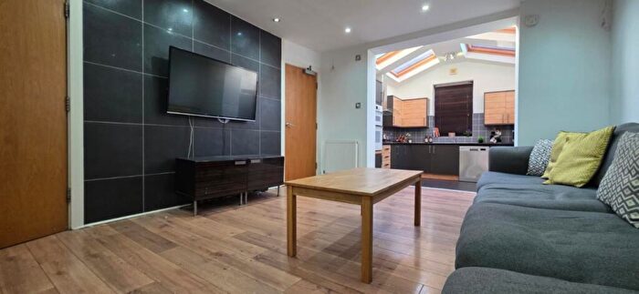 8 Bedroom Terraced House To Rent In Norwood Road, Hyde Park, LS6