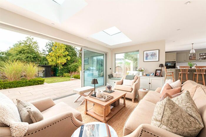 5 Bedroom Detached House For Sale In Sundon Road, Harlington, Dunstable, Bedfordshire, LU5