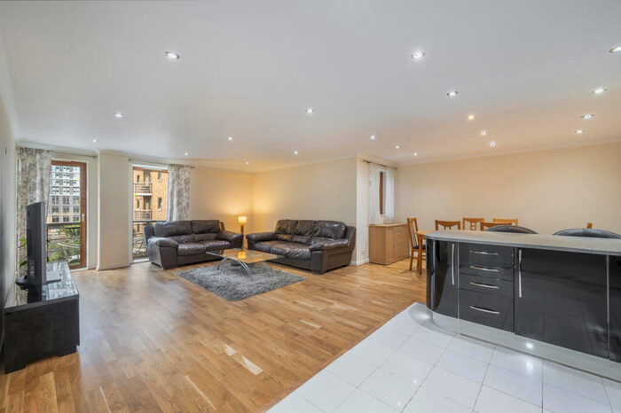 2 Bedroom Flat For Sale In Meridian Place, South Quay, E14