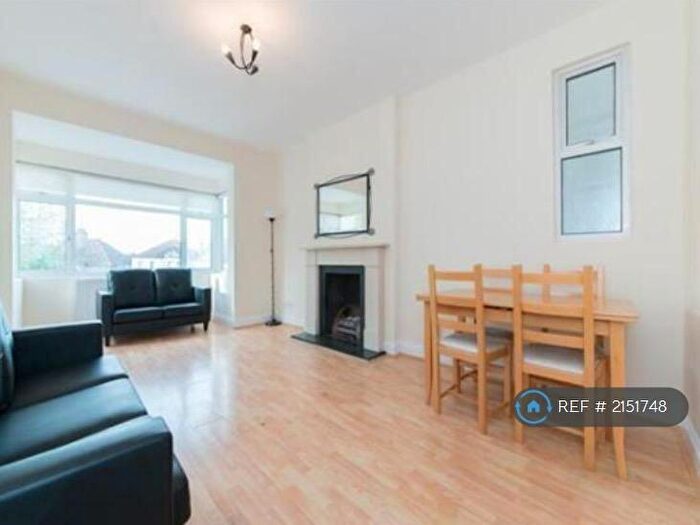 2 Bedroom Flat To Rent In Audley Road, London, NW4