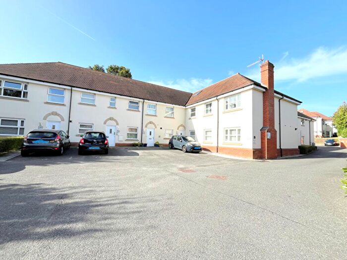2 Bedroom Apartment To Rent In Kings Gate, Hockley Road, Rayleigh, Essex, SS6