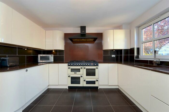 5 Bedroom Detached House For Sale In Jenks Loan, Newtongrange, Dalkeith, EH22